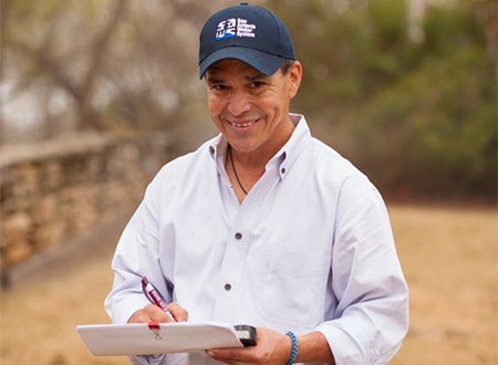 saws employee with clipboard